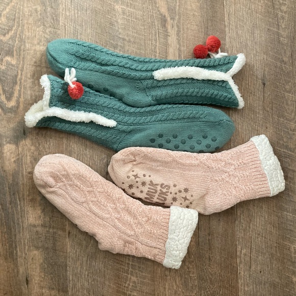 Muk Luks Slipper Non Skid Sock Set - Picture 2 of 5